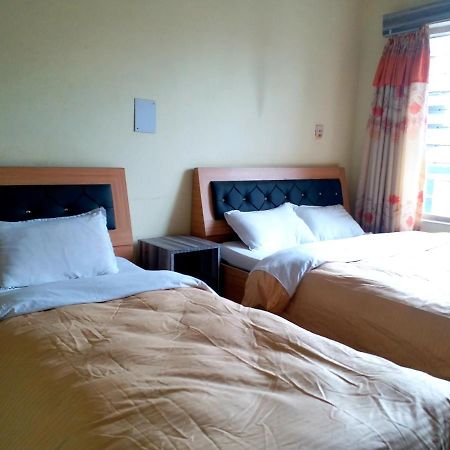 Hotel Marigold Pokhara Kültér fotó