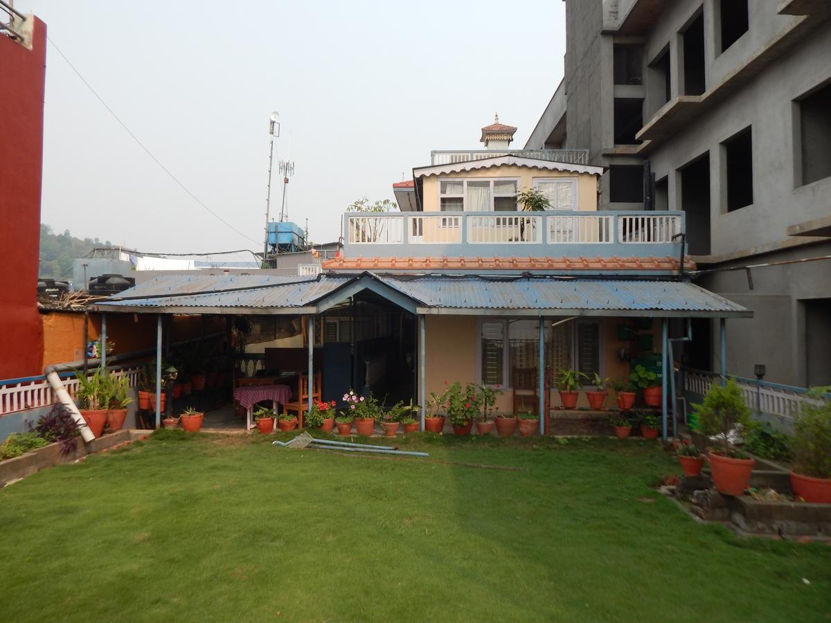 Hotel Marigold Pokhara Kültér fotó
