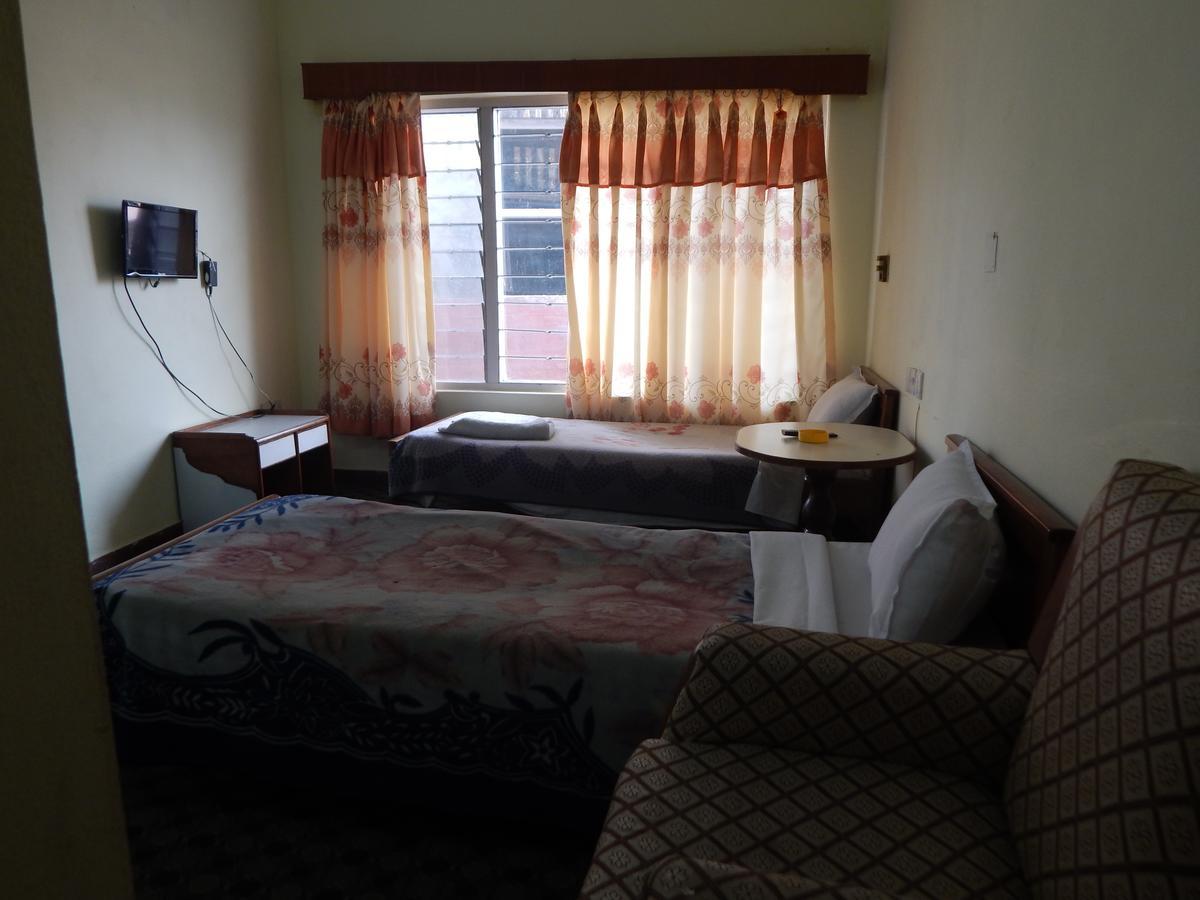 Hotel Marigold Pokhara Kültér fotó
