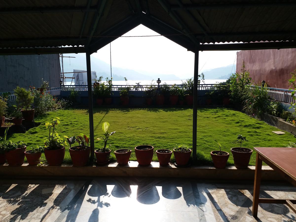 Hotel Marigold Pokhara Kültér fotó