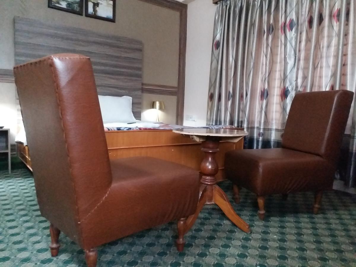 Hotel Marigold Pokhara Kültér fotó