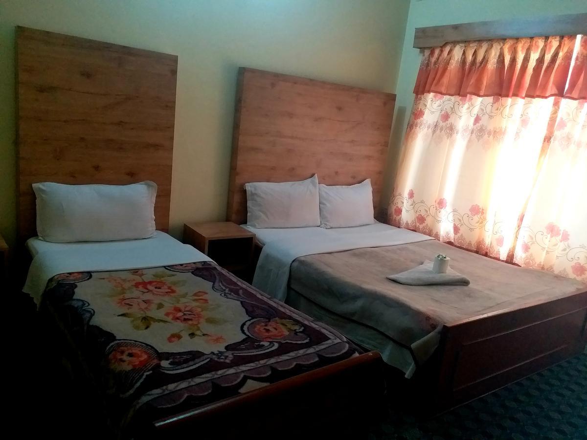 Hotel Marigold Pokhara Kültér fotó