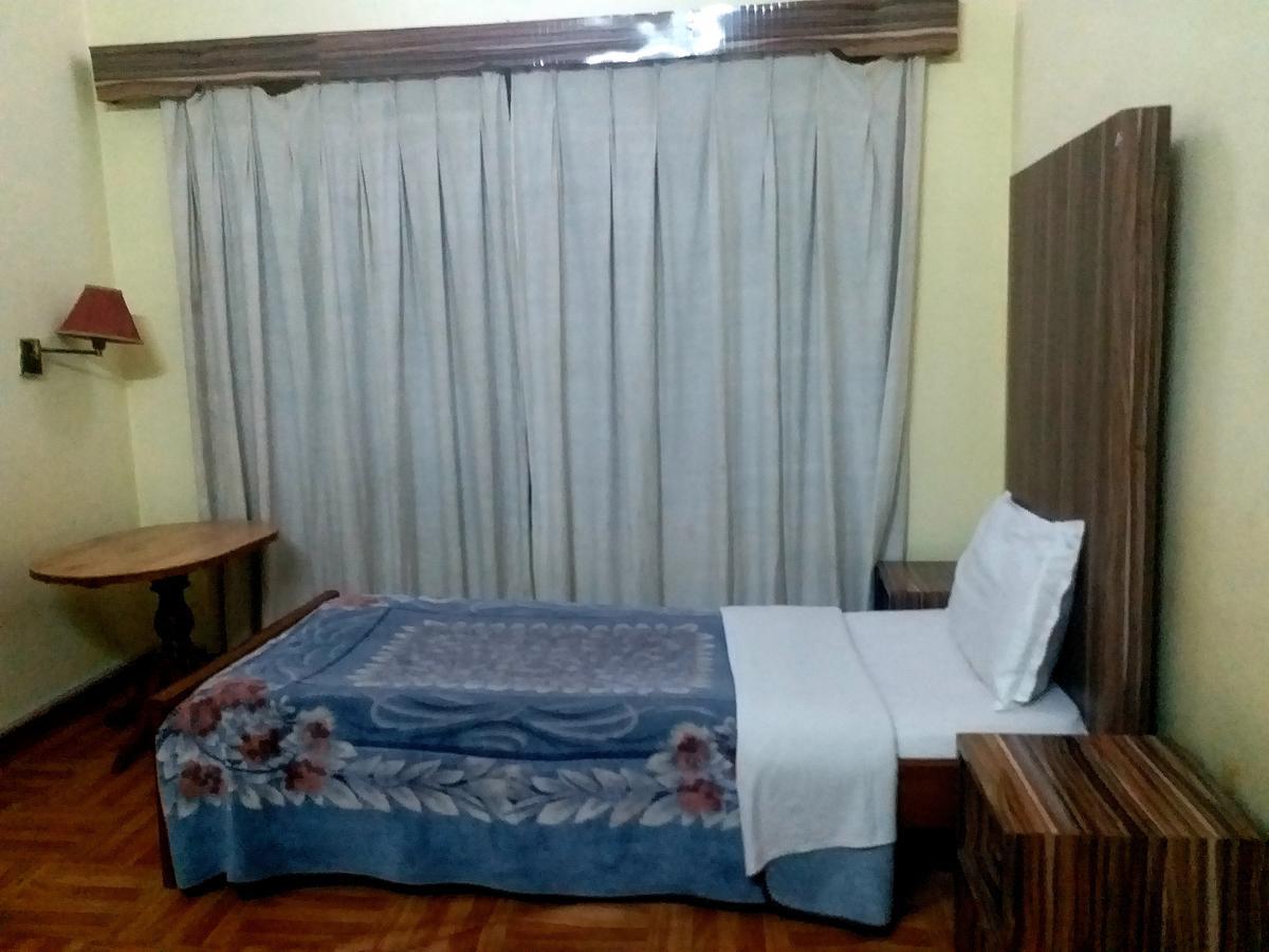 Hotel Marigold Pokhara Kültér fotó