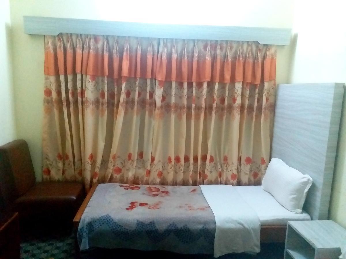 Hotel Marigold Pokhara Kültér fotó