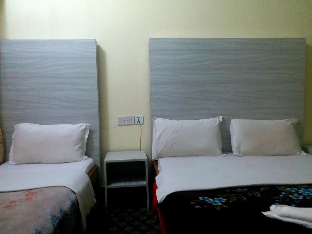 Hotel Marigold Pokhara Kültér fotó