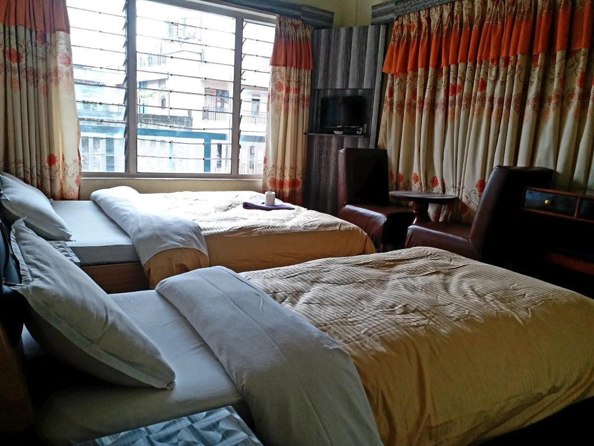 Hotel Marigold Pokhara Kültér fotó